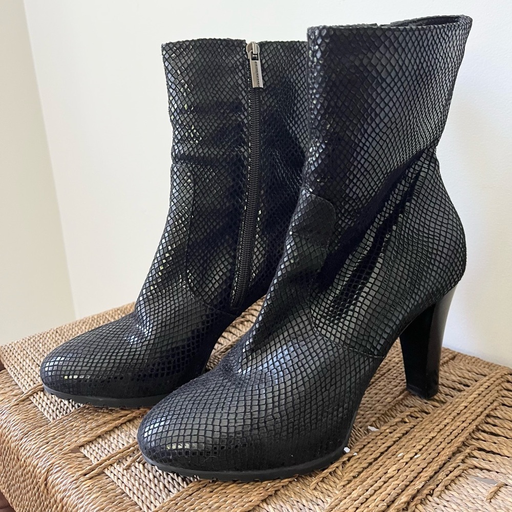 Aquatalia Black Snakeskin Pattern Leather Ankle Boots 8.5
